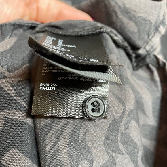 No Fear X H&M Button Up Shirt Short Sleeve Oversized Side Slit Men Size Medium - Picture 7 of 8